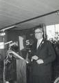 171100, Afbeelding van president-directeur ir. J. Lohmann van de N.S. tijdens zijn toespraak bij de opening van het nieuwe N.S.-station Beverwijk., Hessels, L. (Nederlandse Spoorwegen), fotograaf