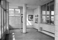 152511, Interieur van het N.S.-station Kruiningen-Yerseke te Kruiningen: hal, met loketbalie., Nederlandse Spoorwegen, fotograaf