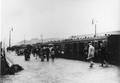 151291, Afbeelding van een stoomtrein met rijtuigen van de S.S. (Staatsspoorwegen) met bestemming Amsterdam W.P.- Vlissingen (via Utrecht) langs het perron van het station Amsterdam Weesperpoort te Amsterdam., Onbekend