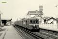 Une rame "Standard" stationne en gare de BOUGIVAL - LA CELLE SAINT-CLOUD en 1957.