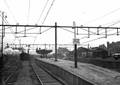 163884, Gezicht op de werkzaamheden aan de perrons en perronkappen van het N.S.-station Tilburg te Tilburg., Schaik, W.P.F.M. van (Nederlandse Spoorwegen), fotograaf