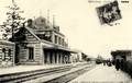SEES (Orne) - La Gare - Arrivée du train - Editeur : E.Pasquis, photographe à Laigle n°2677.
