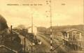 162814, Gezicht op het emplacement van het S.S.-station Groningen Hoofdstation te Groningen, met rechts het seinhuis Post A en links een trein getrokken door de stoomlocomotief nr. 141 van de S.S. (serie 101-150, later vernummerd tot nr. 941; serie 900, nrs. 901-950 van de N.S.).