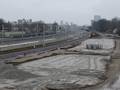 906124, Overzicht van de aanleg van de onderbaan voor de 'Uithoflijn', de tramlijn tussen Utrecht Centraal Station en universiteitscentrum De Uithof, vanaf het viaduct in de Waterlinieweg te Utrecht., Goosen, D.C., fotograaf