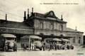 135 - RAMBOUILLET (S. et O.) - La Gare et les Autobus.