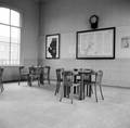 153706, Interieur van het N.S.-station Lichtenvoorde-Groenlo te Lievelde: wachtkamer., Nederlandse Spoorwegen, fotograaf