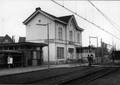 153256, Gezicht op de perronzijde van het N.S.-station Schinnen te Schinnen kort voor de afbraak., Nederlandse Spoorwegen, fotograaf