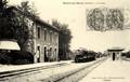 BESSE sur BRAYE (Sarthe) - La gare, départ d'un train.