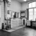 165670, Interieur van het N.S.-station Goor te Goor: plaatskaartenkantoor., Nederlandse Spoorwegen, fotograaf
