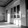 166171, Interieur van het N.S.-station Stedum te Stedum: hal met loket., Nederlandse Spoorwegen, fotograaf