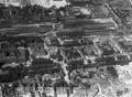 85055, Luchtfoto van de Stationswijk en omgeving te Utrecht, uit het oosten. Op de voorgrond de Mariaplaats, de Willemsbrug over de Stadsbuitengracht en de Catharijnesingel. Links de Hoofdadministratiegebouwen van de Nederlandse Spoorwegen (Moreelsepark), rechts het Stationsplein met het Centraal Station en op de achtergrond het spoorwegemplacement en de Kruisvaart., Koninklijke Luchtmacht, fotograaf